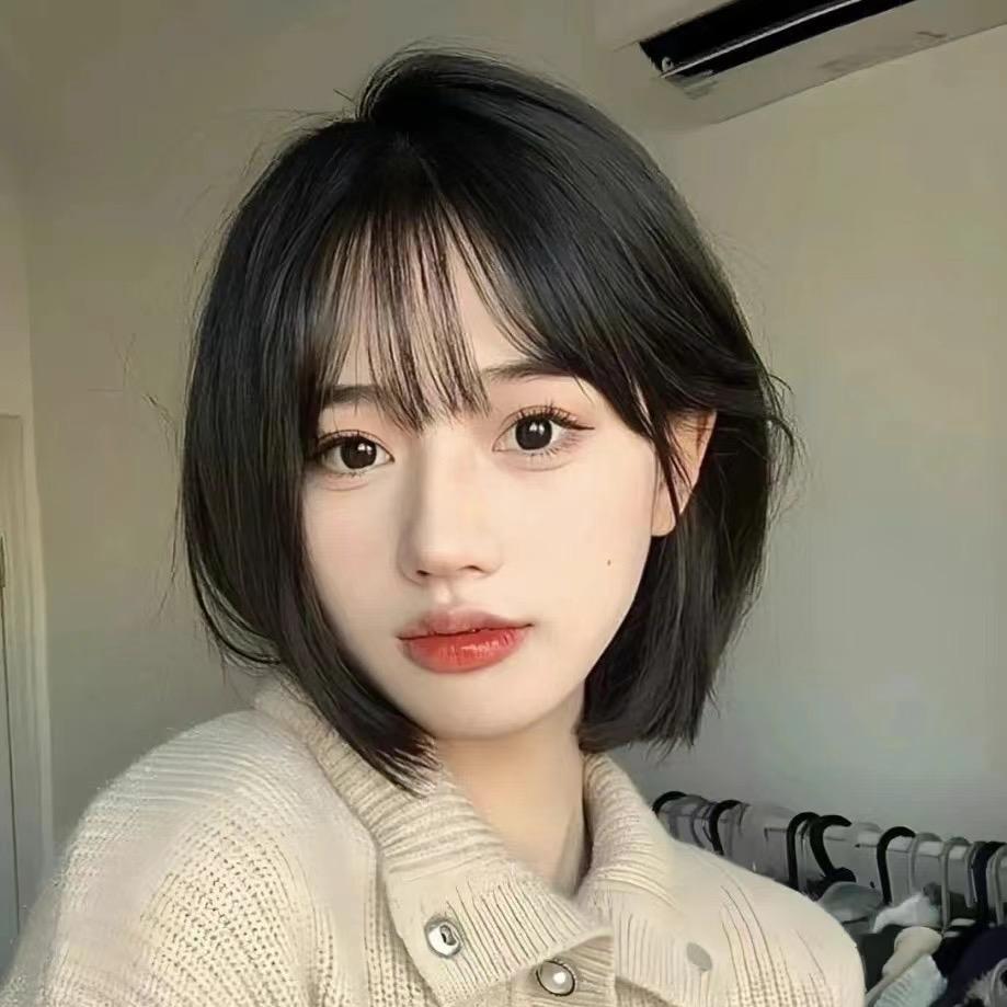 莫妮卡爱吐泡泡