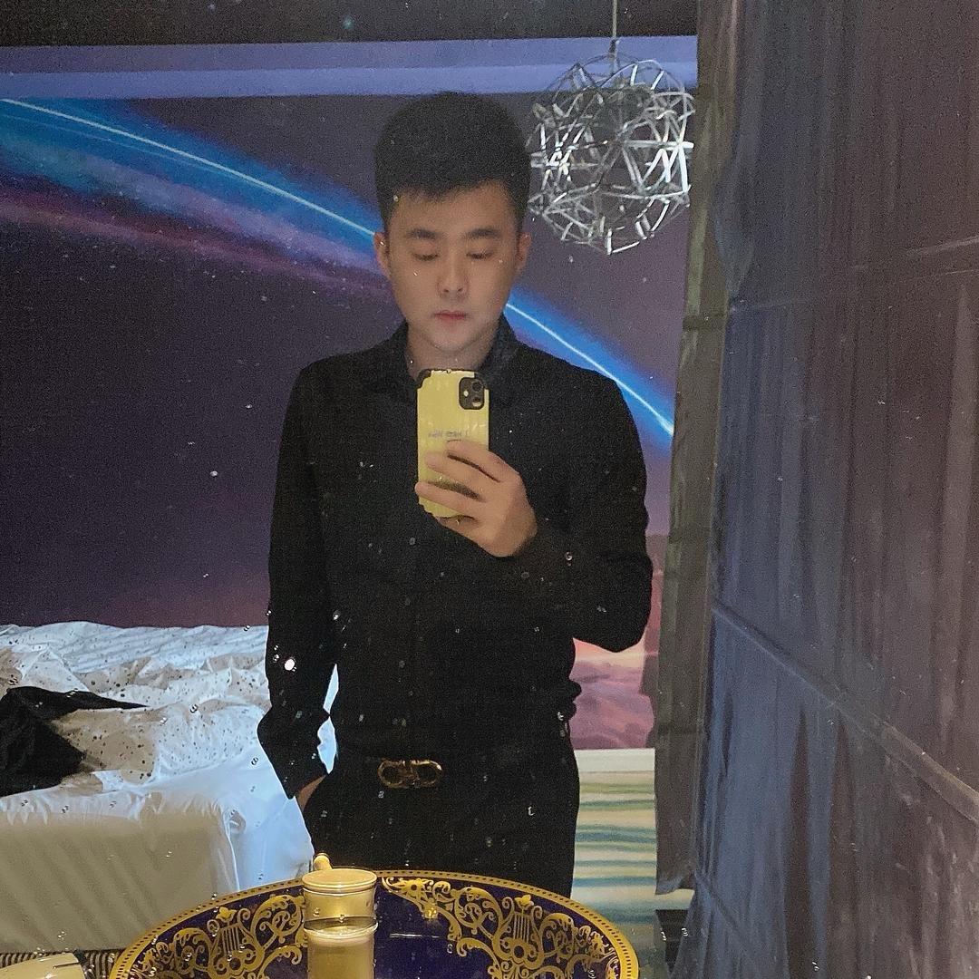刘扬坤（久爱爱）