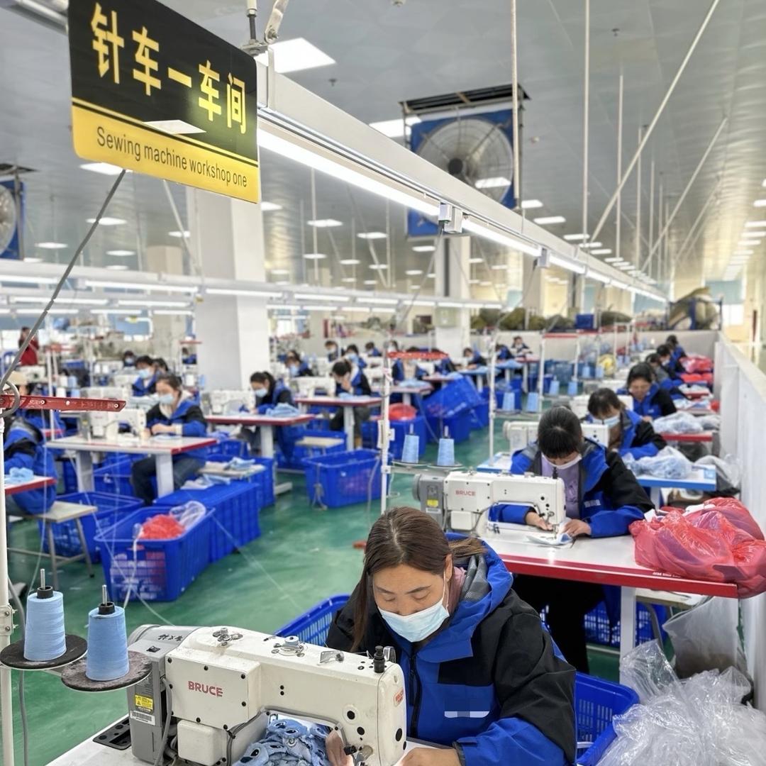 老匠男拖工厂仓