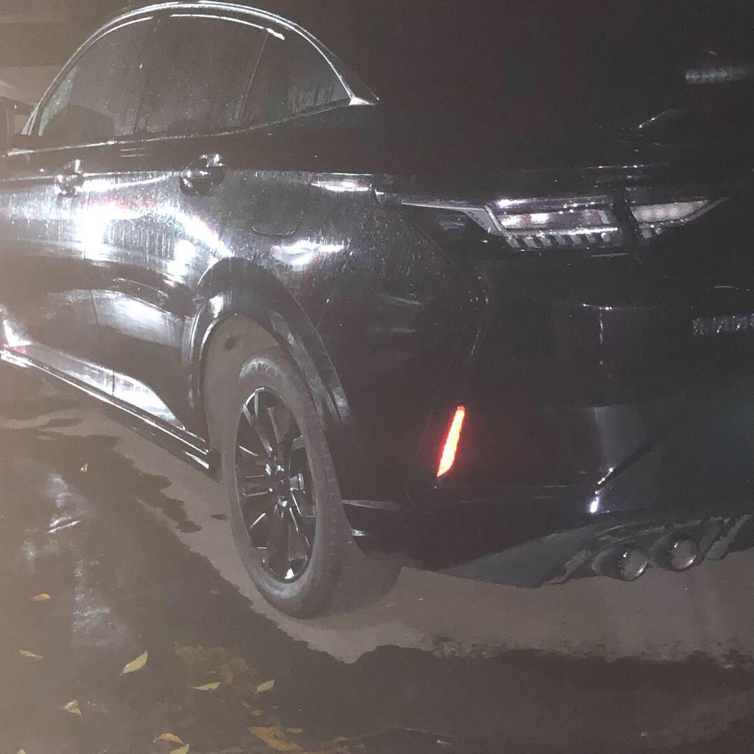 V 8