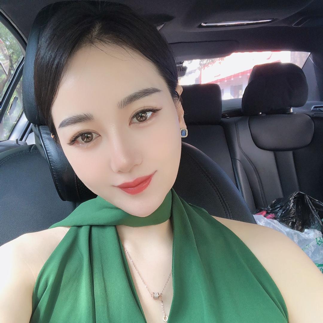 大莉莉〈两女一儿〉