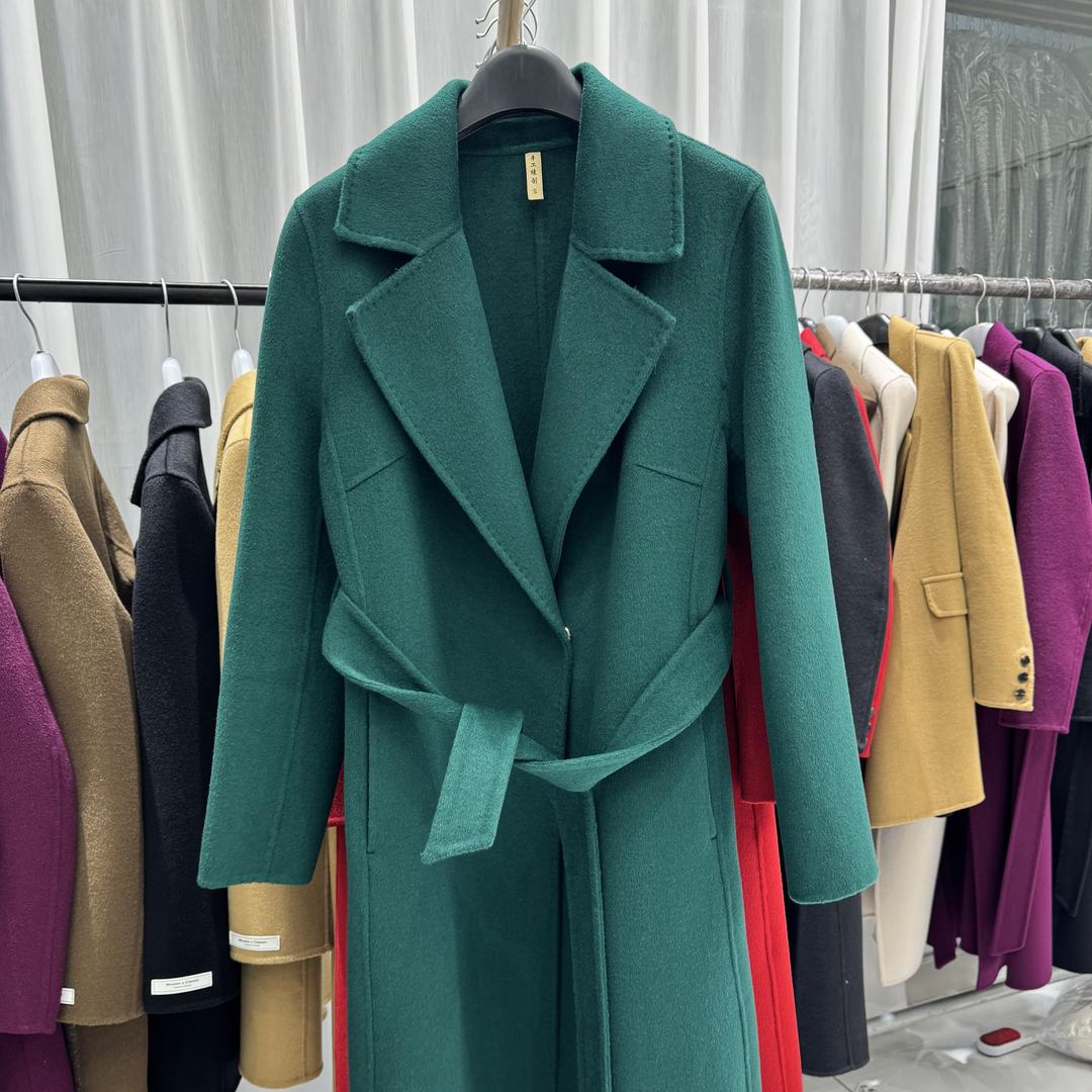 贝贝大衣服装工厂