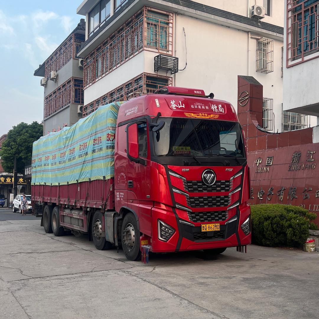 只会开九米六的《小林》