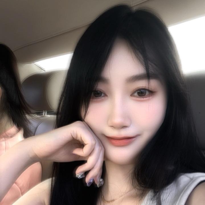 七点半的月亮