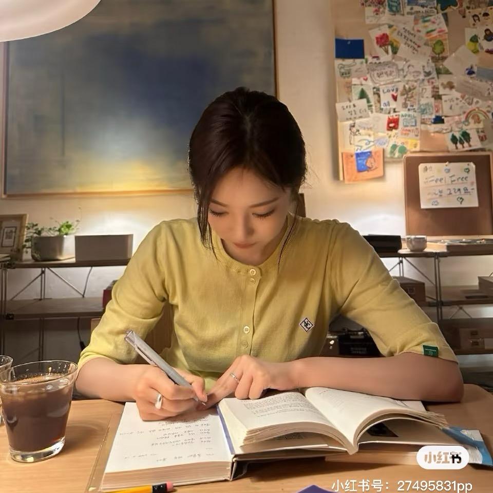 没逝啊我还能背