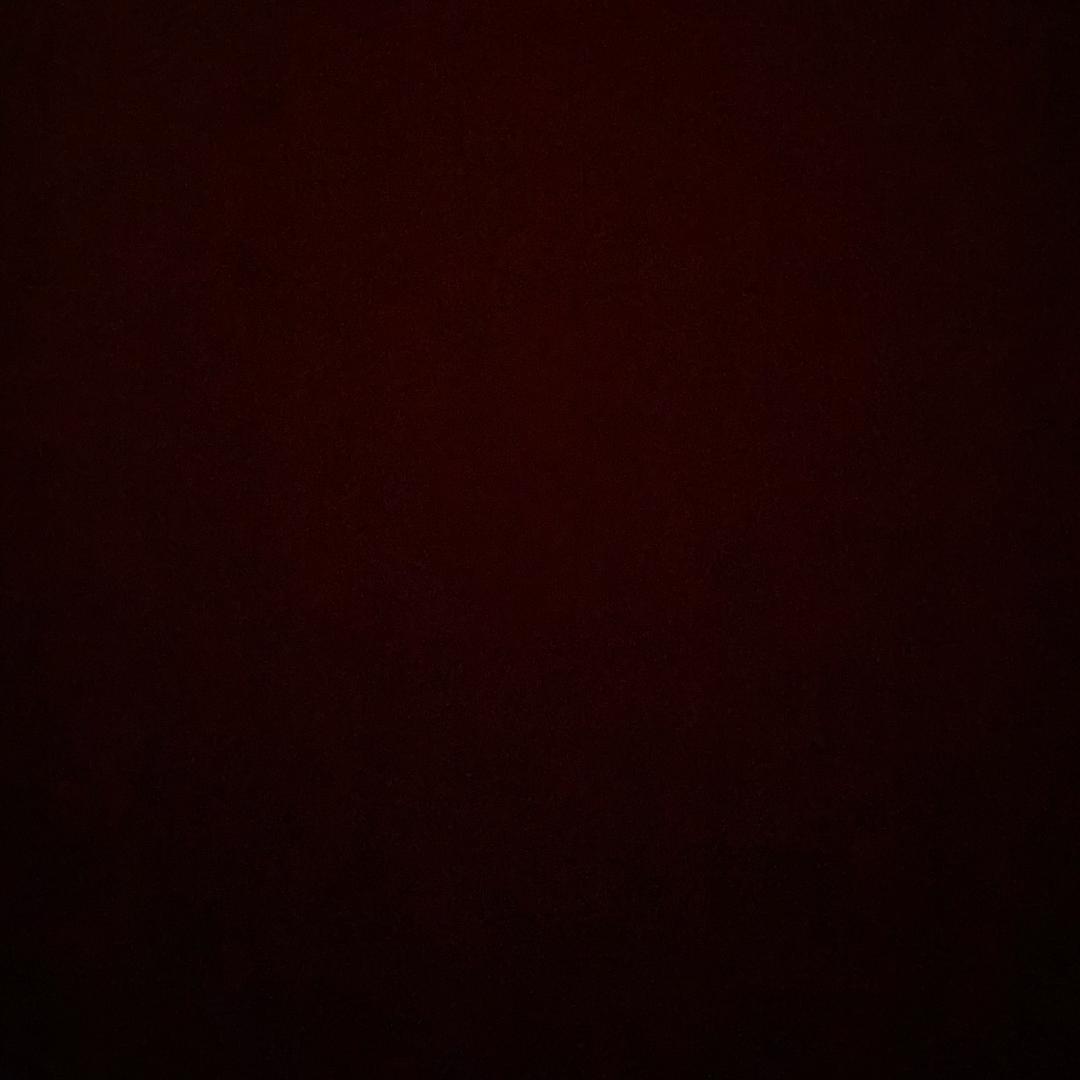 ，