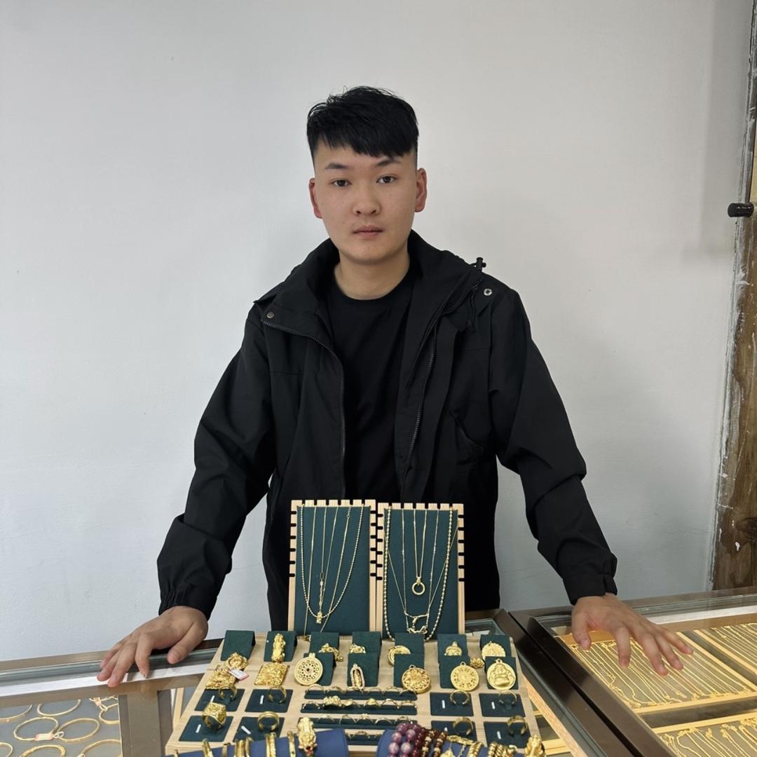 蓝汀商贸吕师