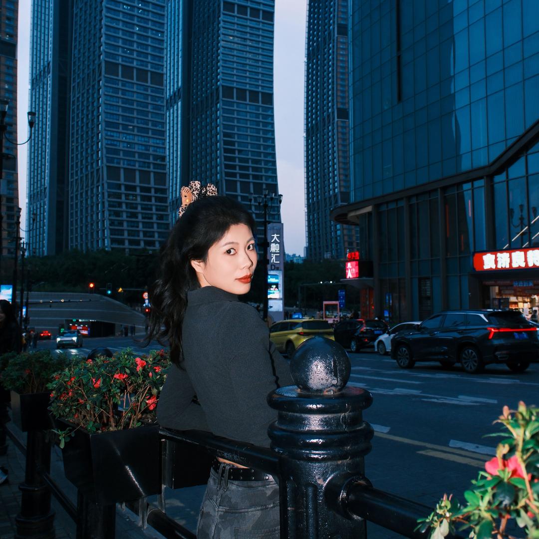 美女也会ᵉᵐᵒ