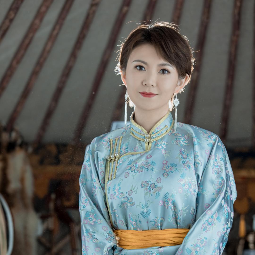 莎娜来了