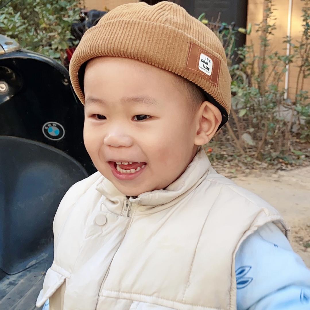 靓靓子头像