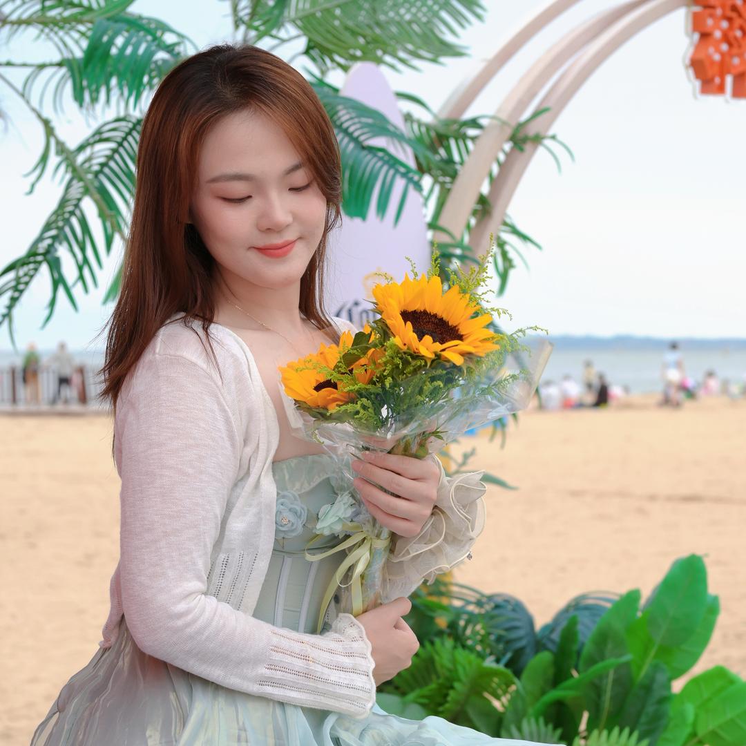 小桃Dorothy