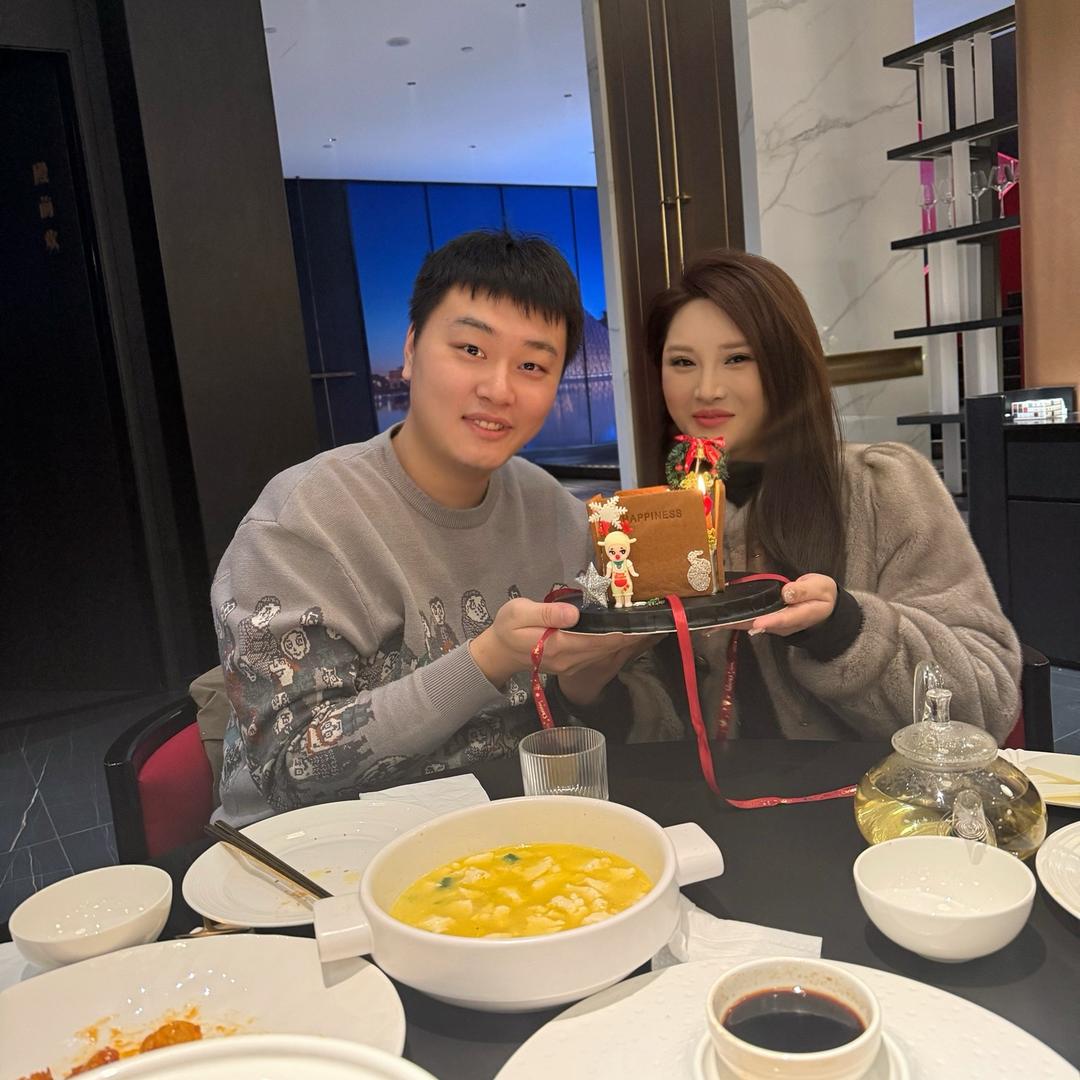 皮蛋瘦肉周先生