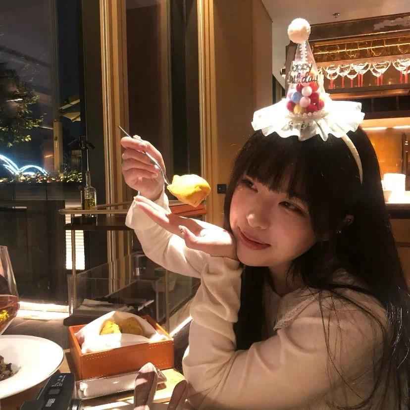 小小猫≽^•༚•🎀≼ฅ