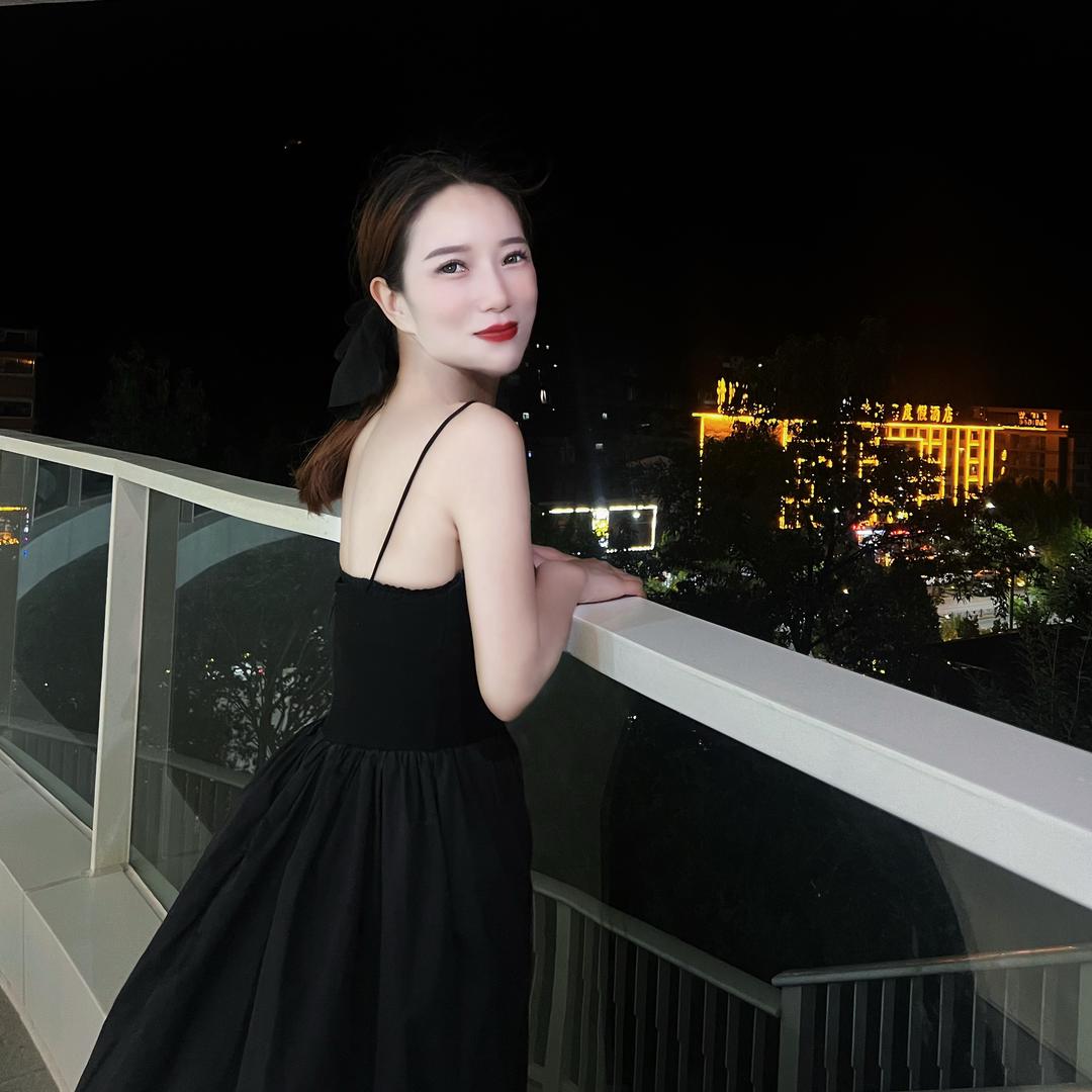 左美丽的左
