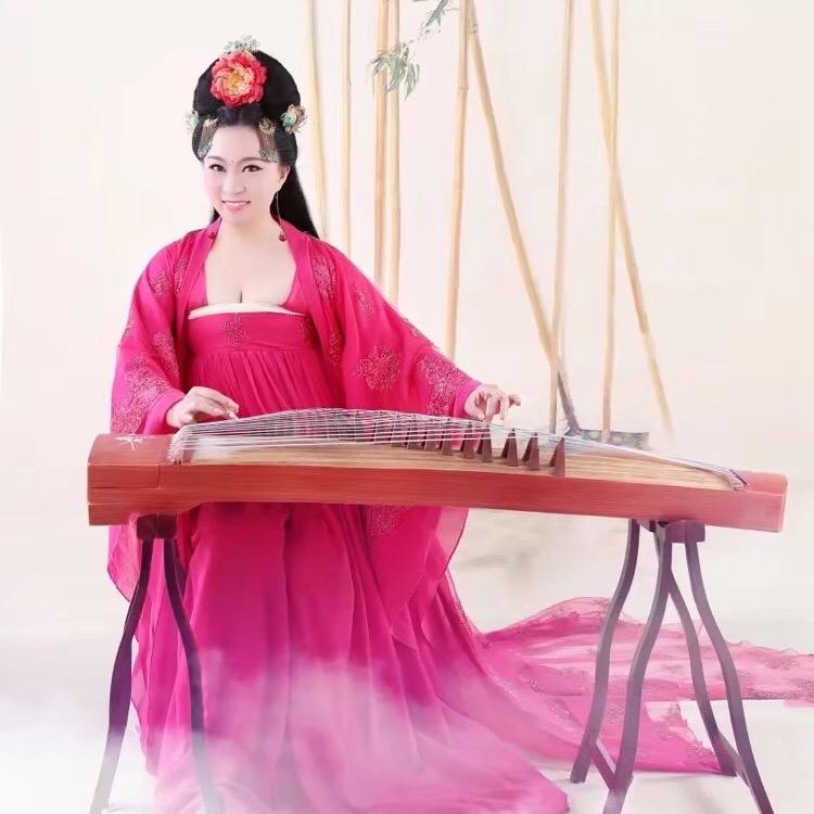 颜潇影