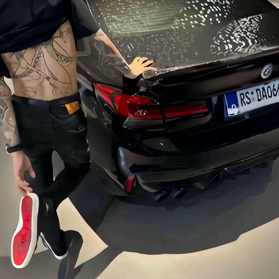 如履薄冰ㅤㅤ ㅤㅤㅤㅤ ㅤㅤㅤㅤㅤ