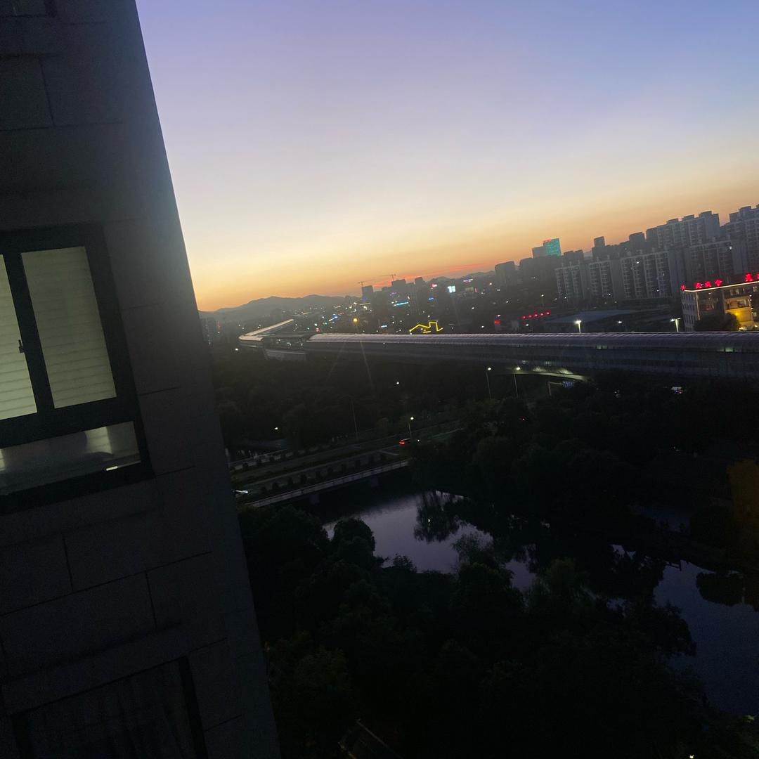 陆哈哈。