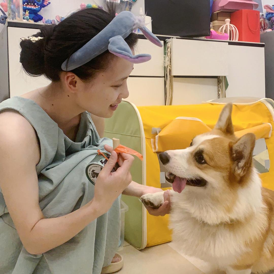 夏天爱游泳.
