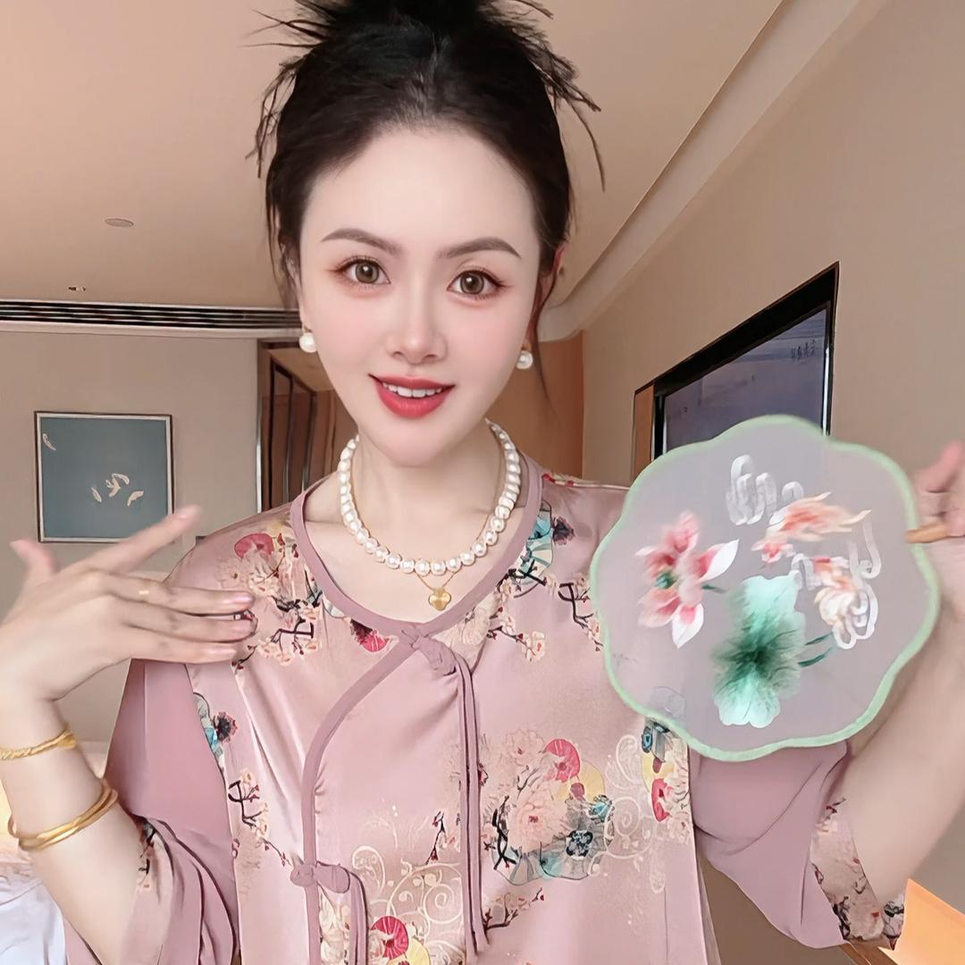 瑄瑄精致妈妈装