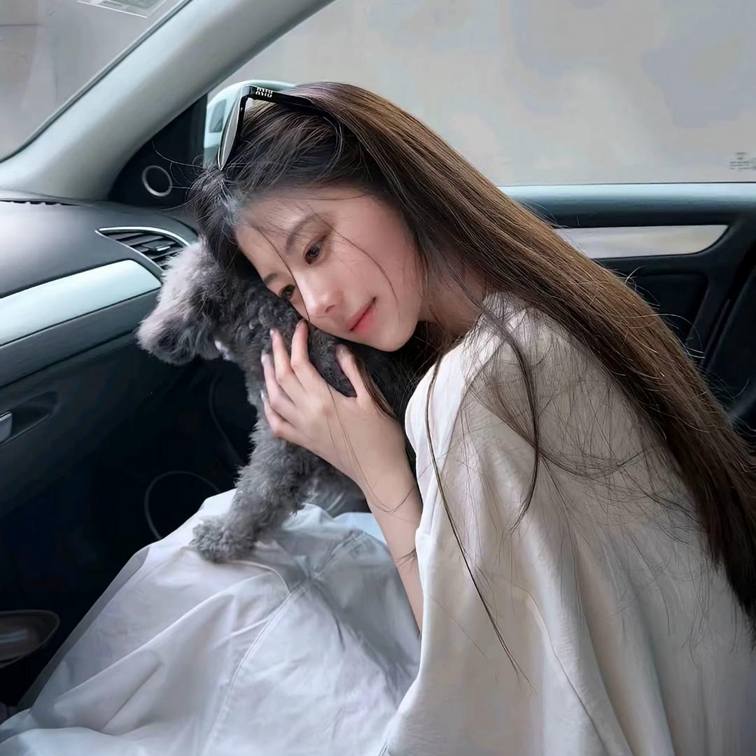 小婕.