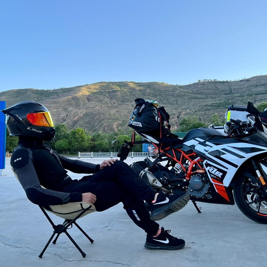 爱跑步的摩的佬