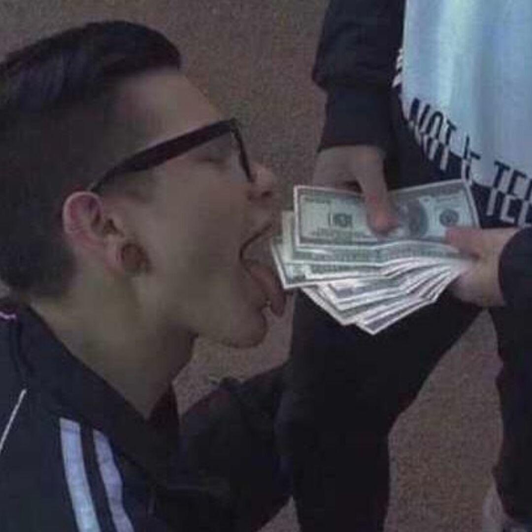 4732