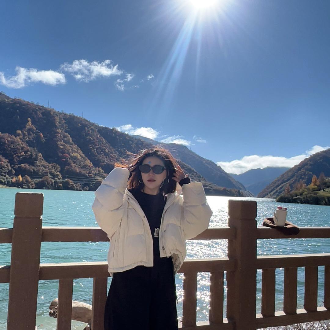 平武山尖尖的狗尾巴草