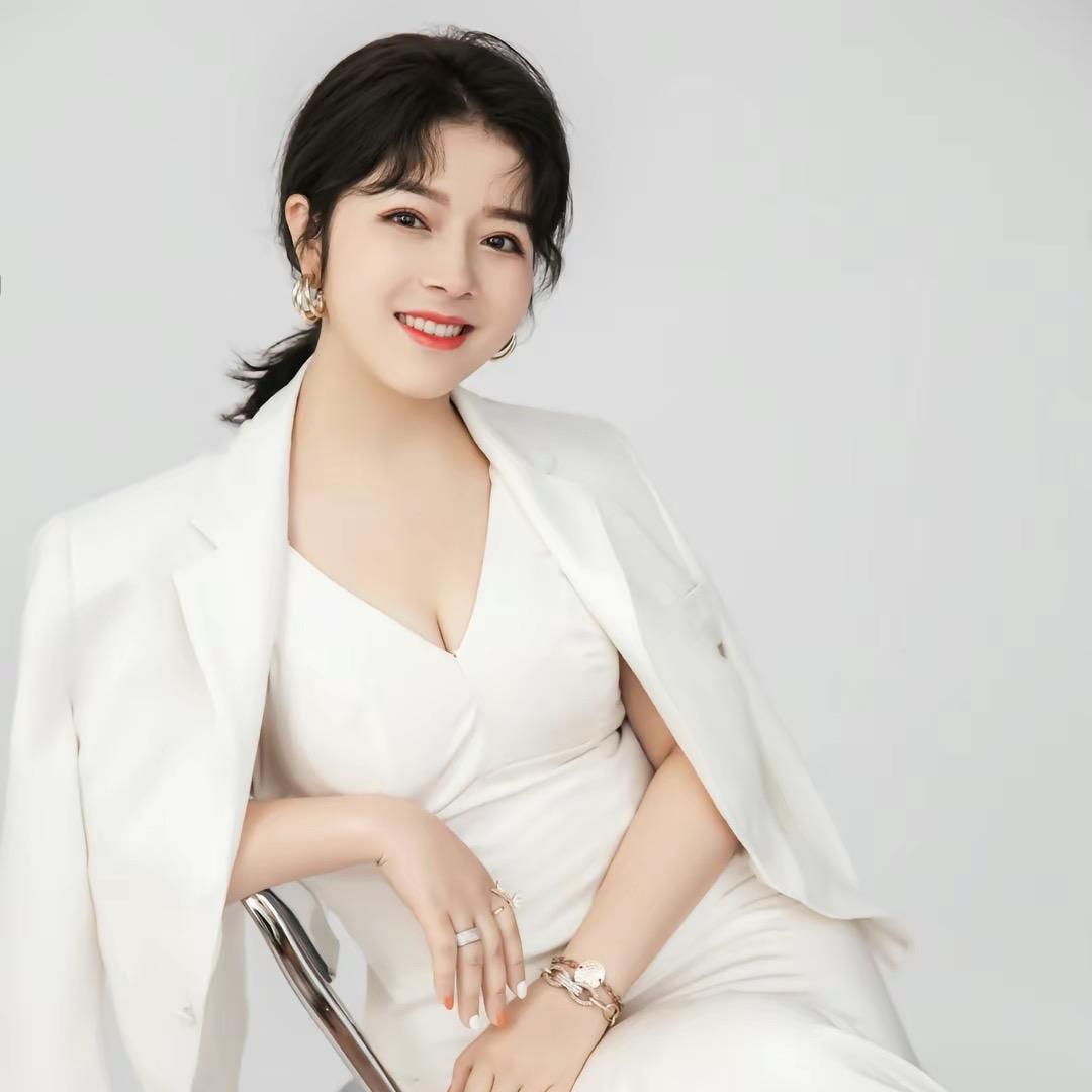 宜宾美业妮娜