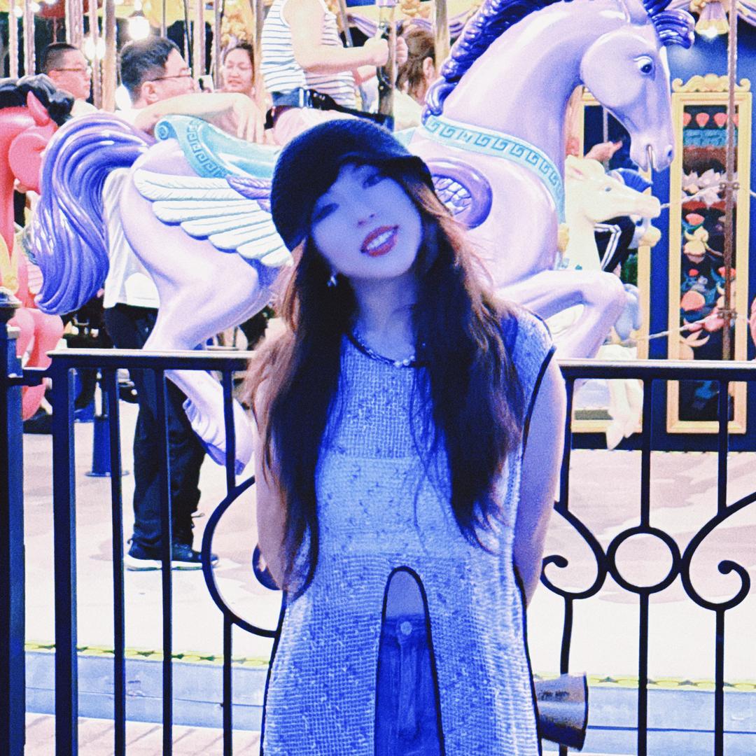 撅嘴巴的胖头鱼