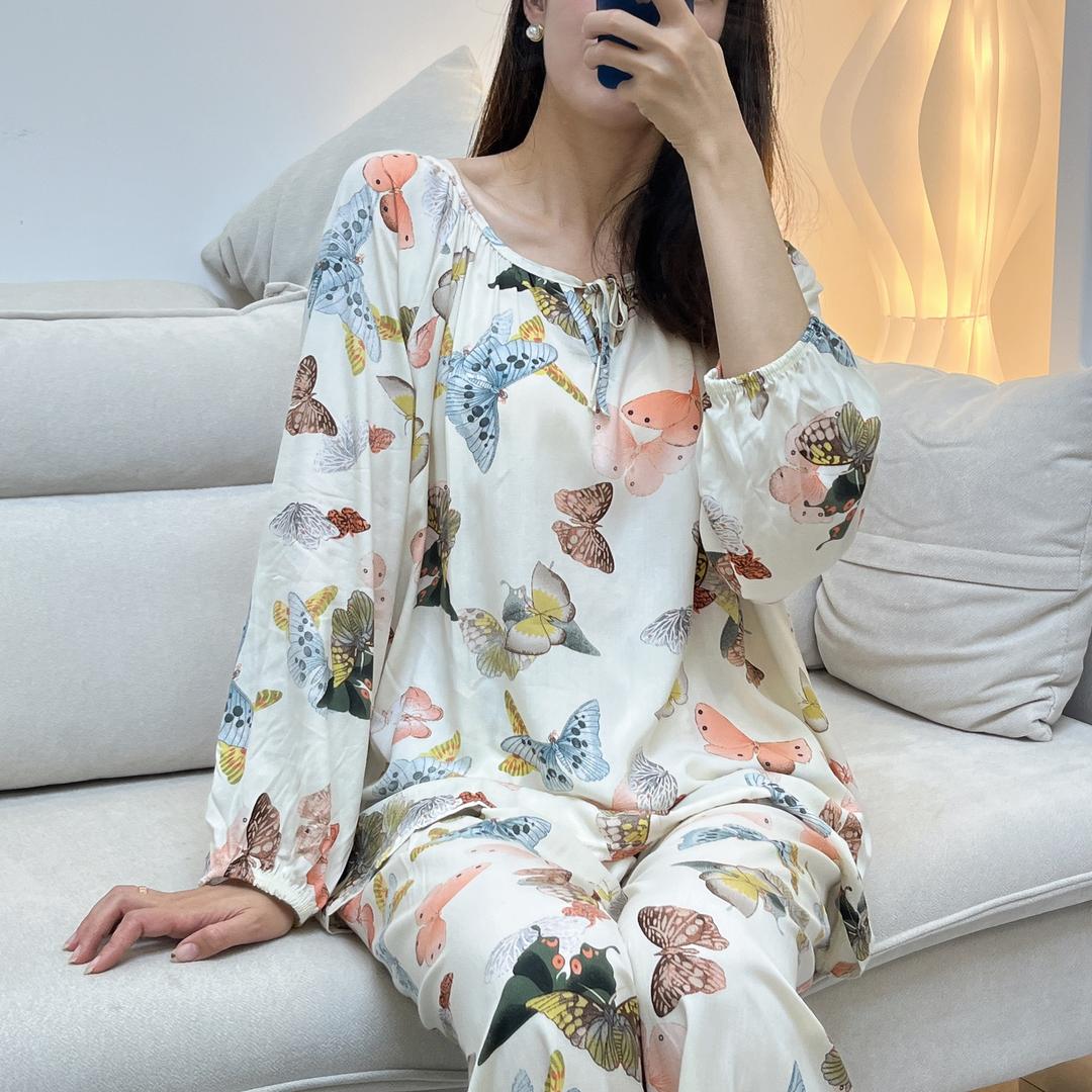 是（奈奈）吖
