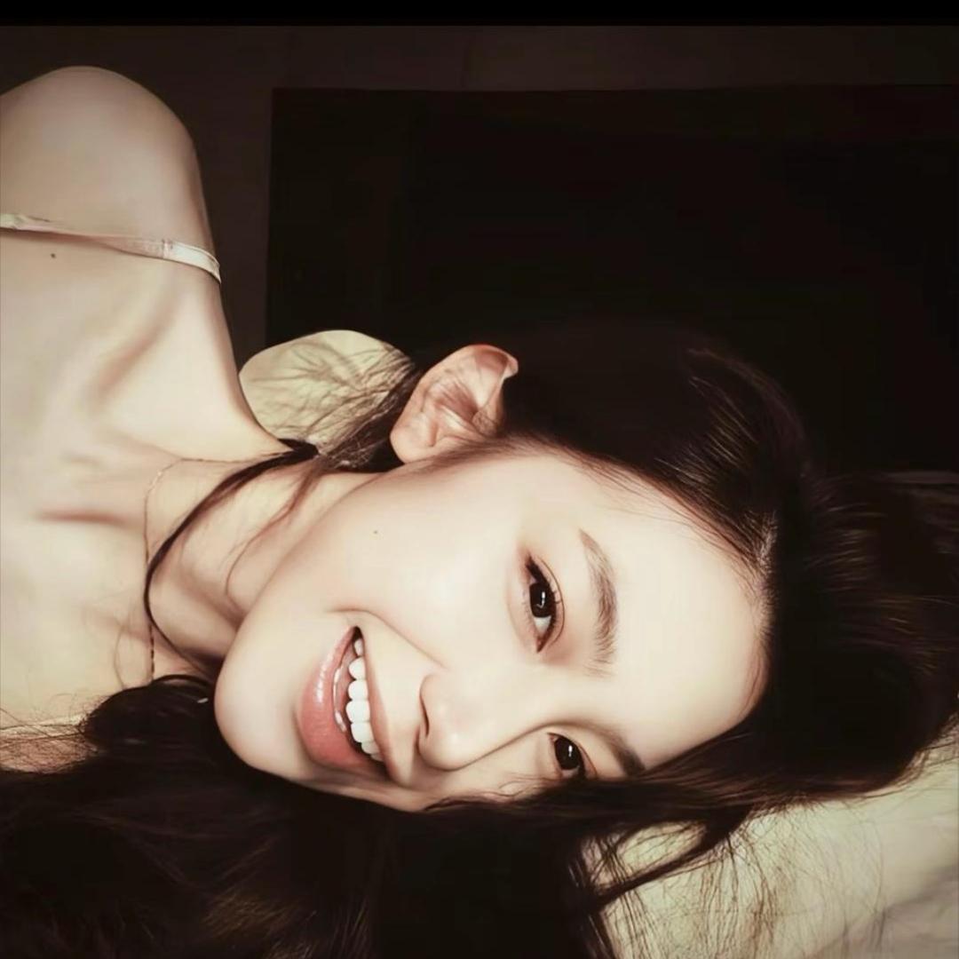 嘴角一颗痣