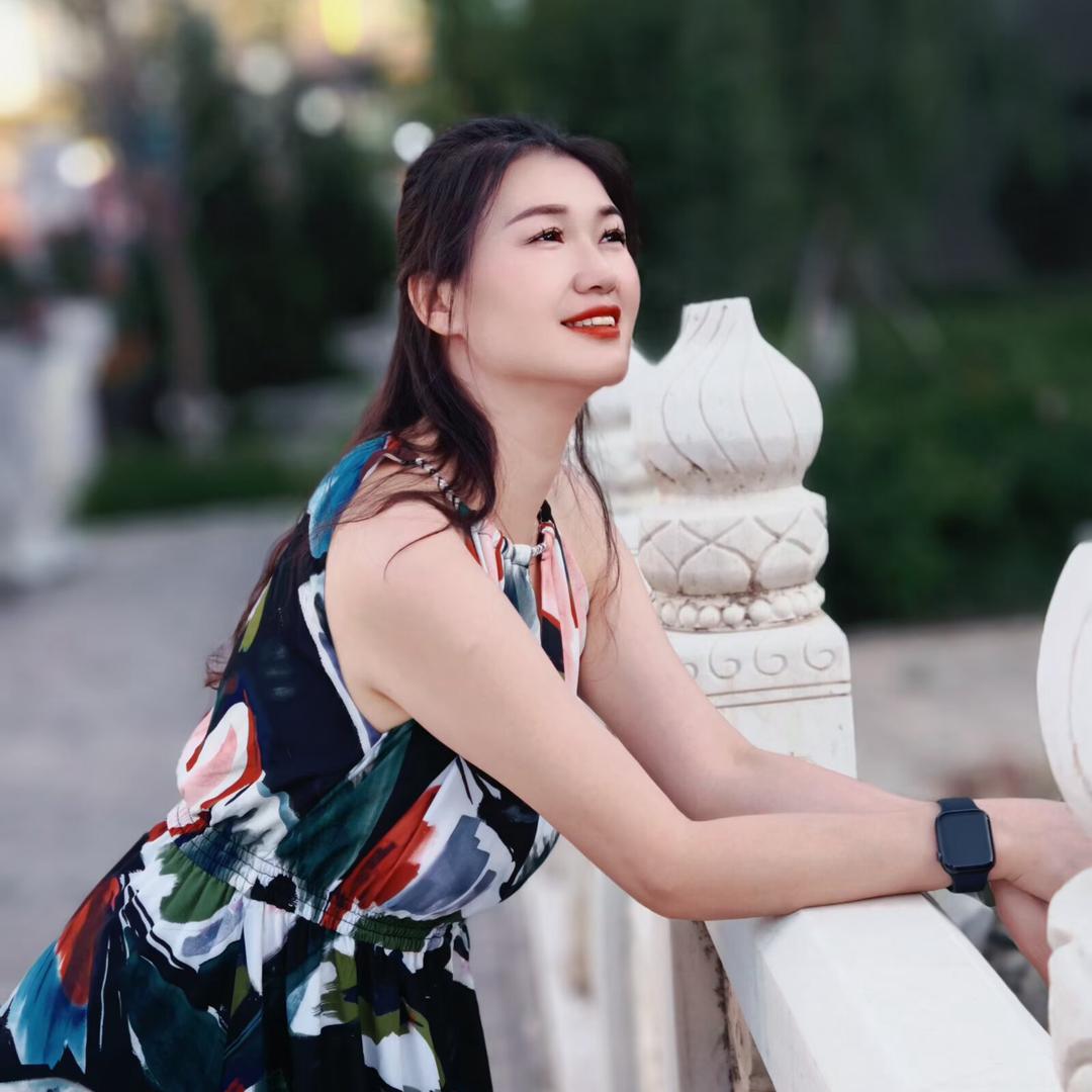 爱跳舞💃的英子