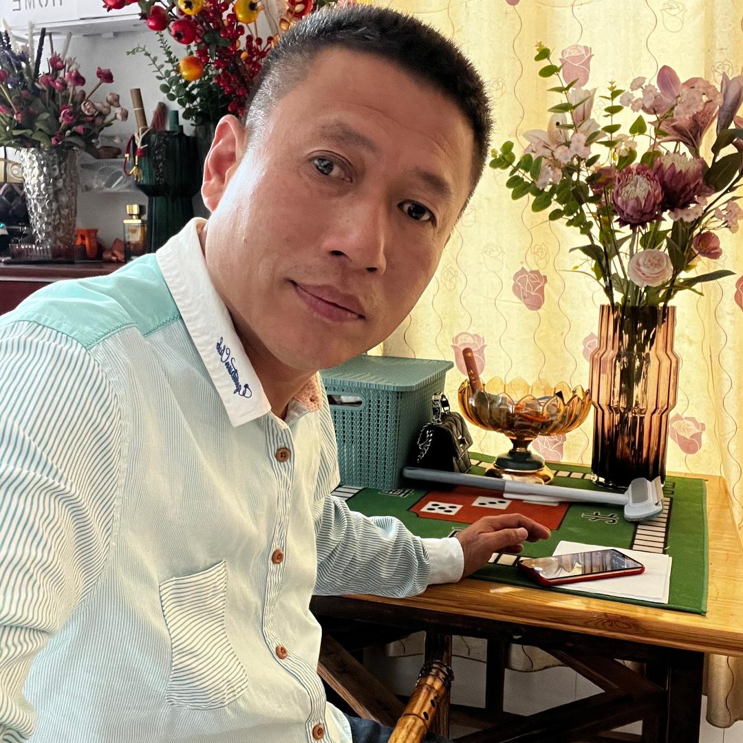 请宝贝转身