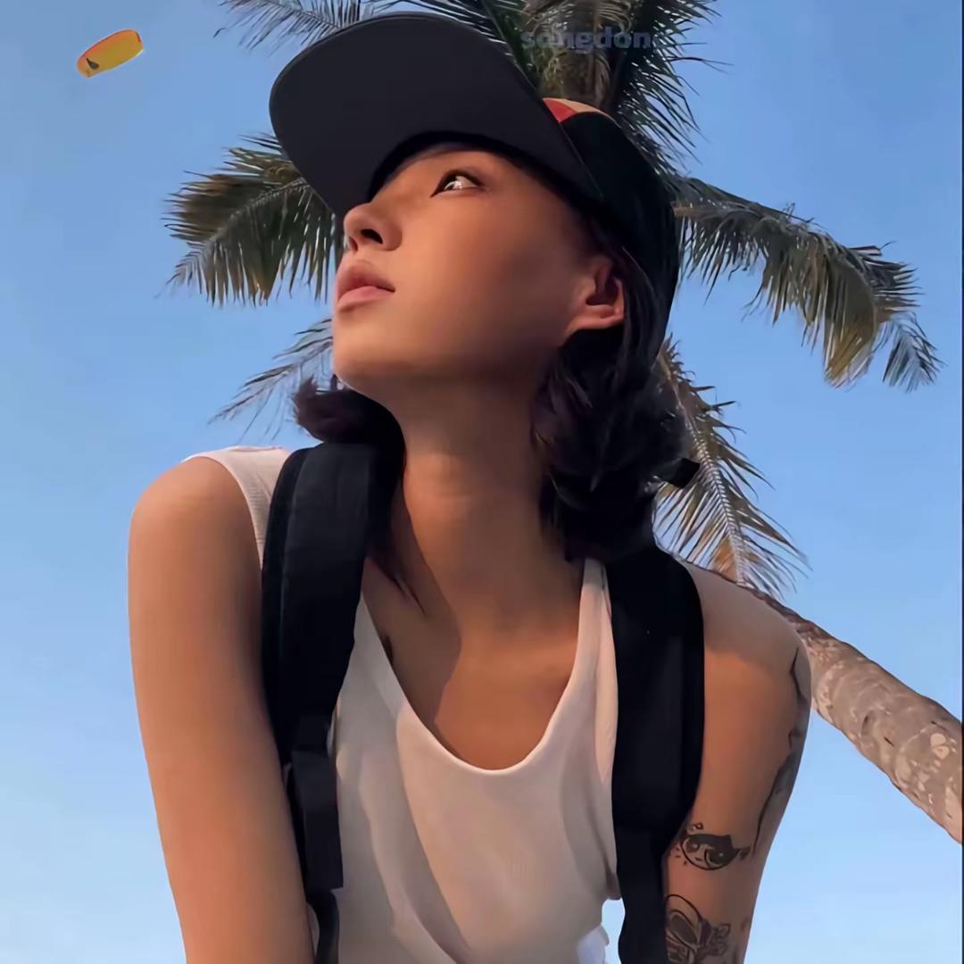 小和爱吃冰.