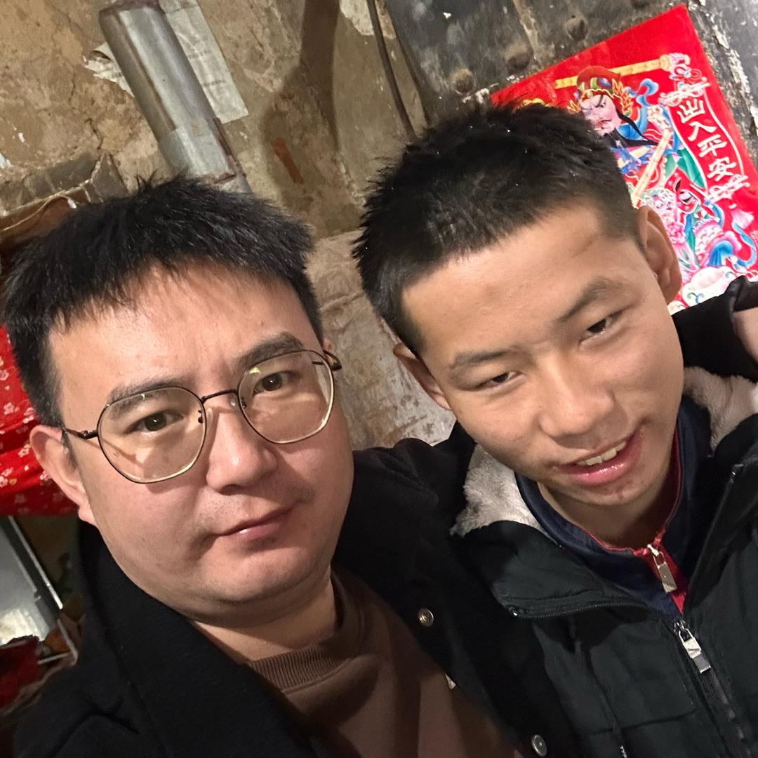 没有爸妈的小恩