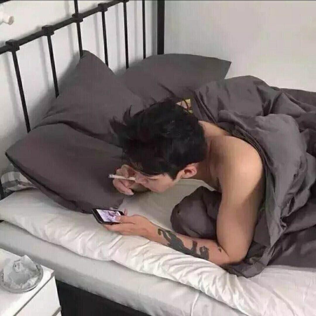 李默.