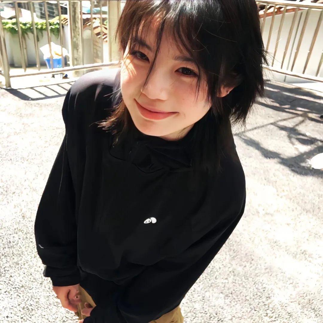 鹤何飞