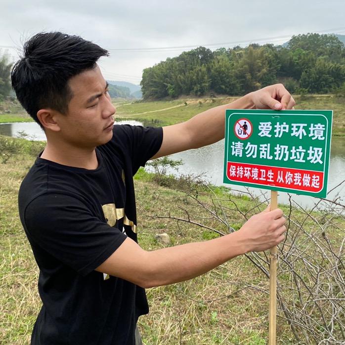 小钟扫地球