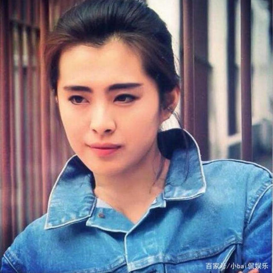 余摆摆