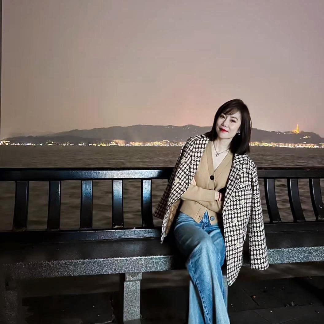 ᥫᩣ卡姿纤诺女装