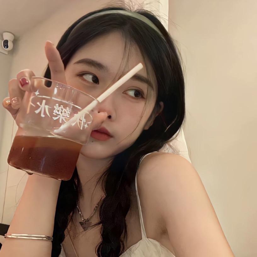 瑶瑶子.