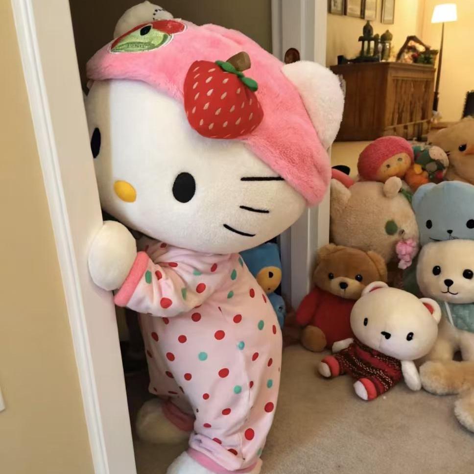 草莓毛绒玩具