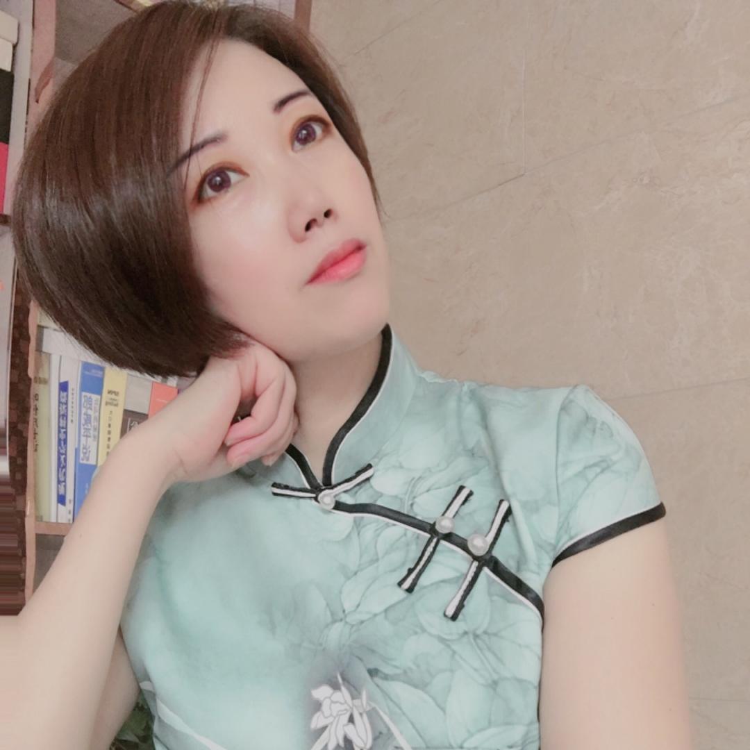 飄   逸