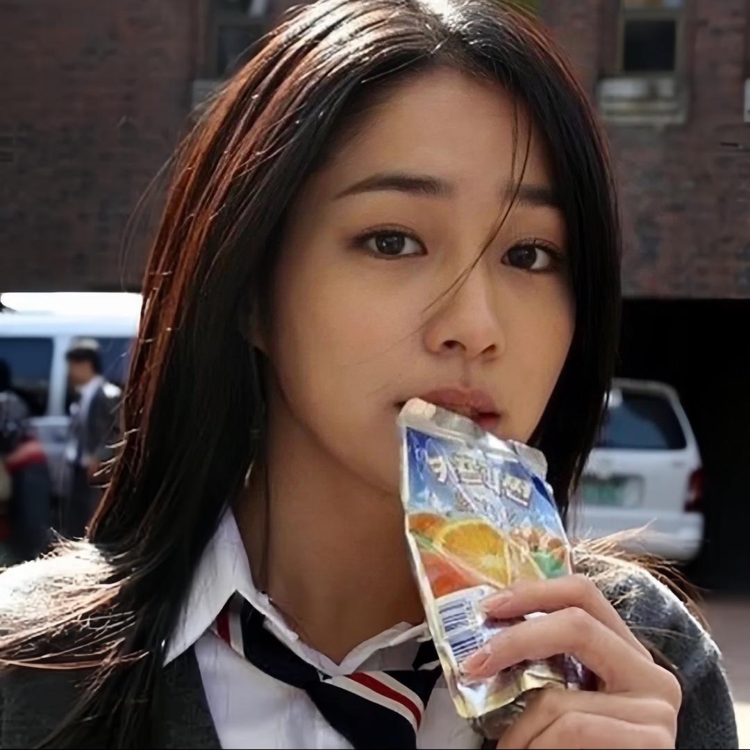 忧郁的美男子cc6