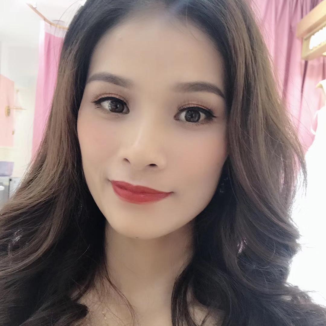 柒月。