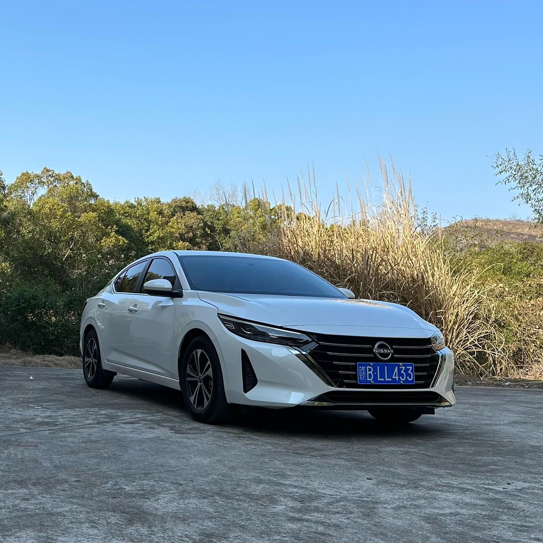 开轩逸的邹先生