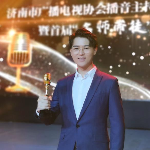 我是肖雄