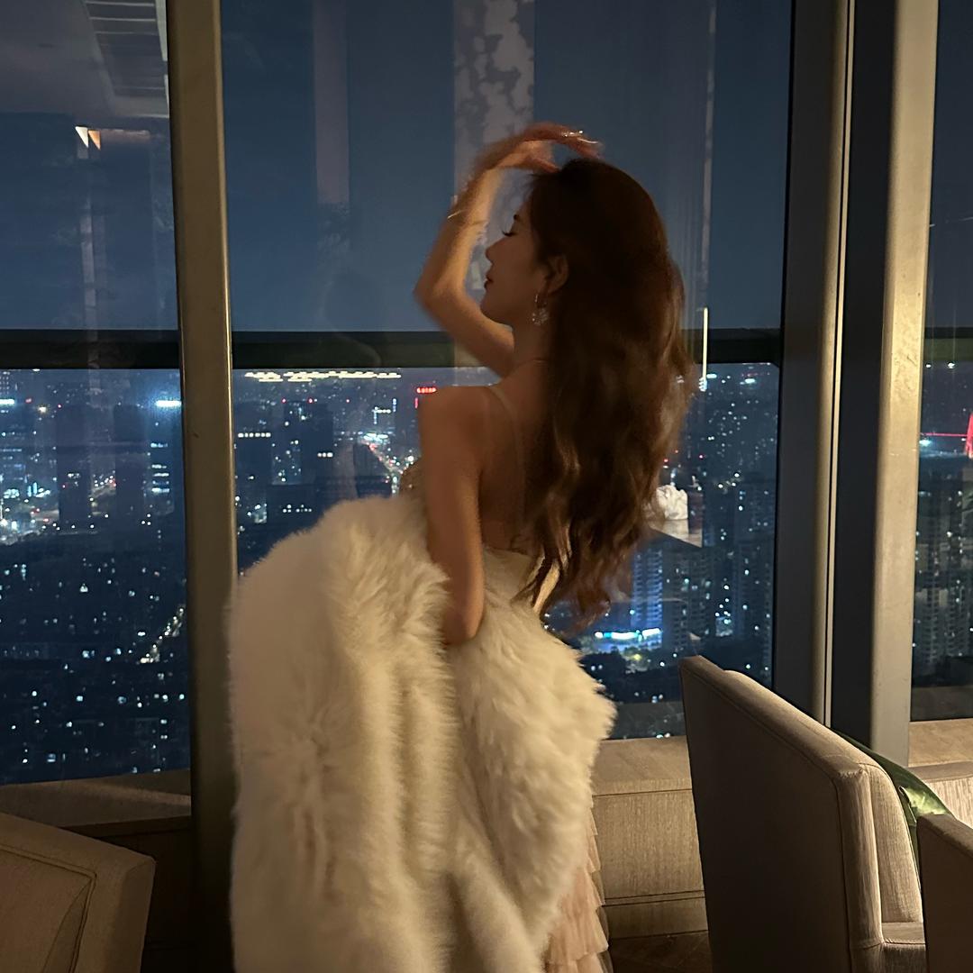 胡佳琪QI