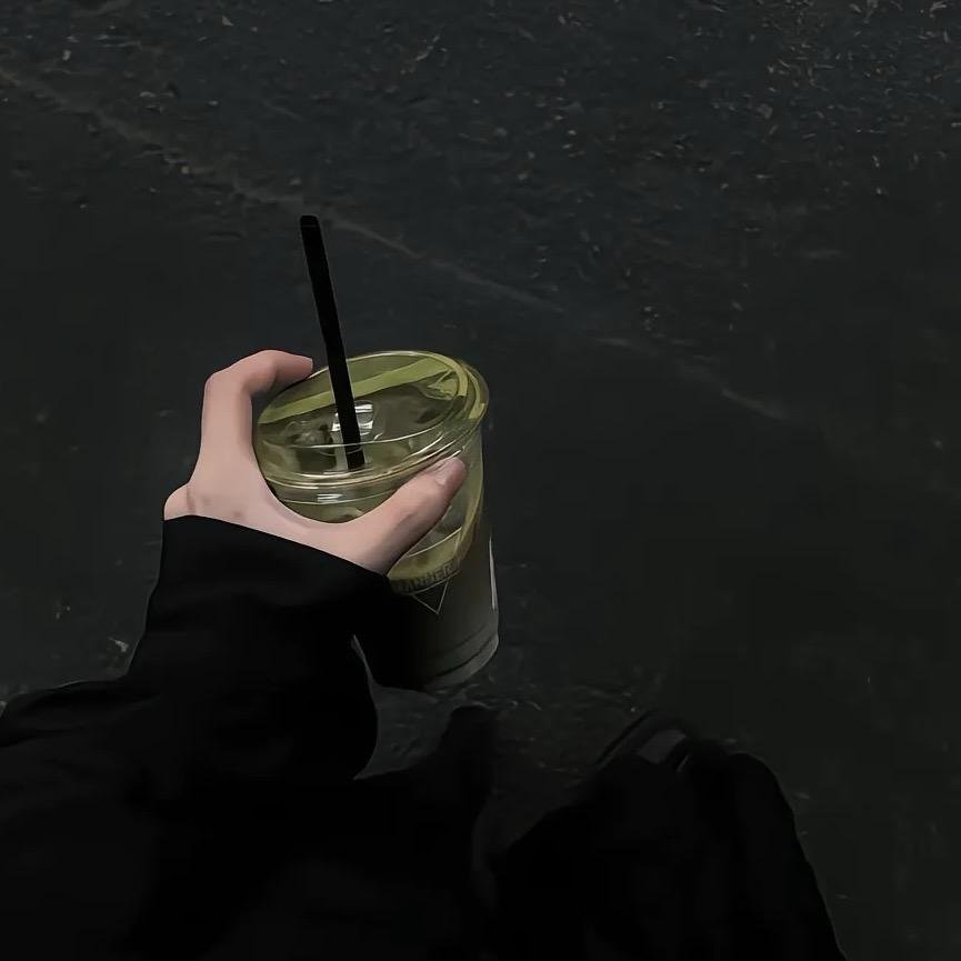 ¥