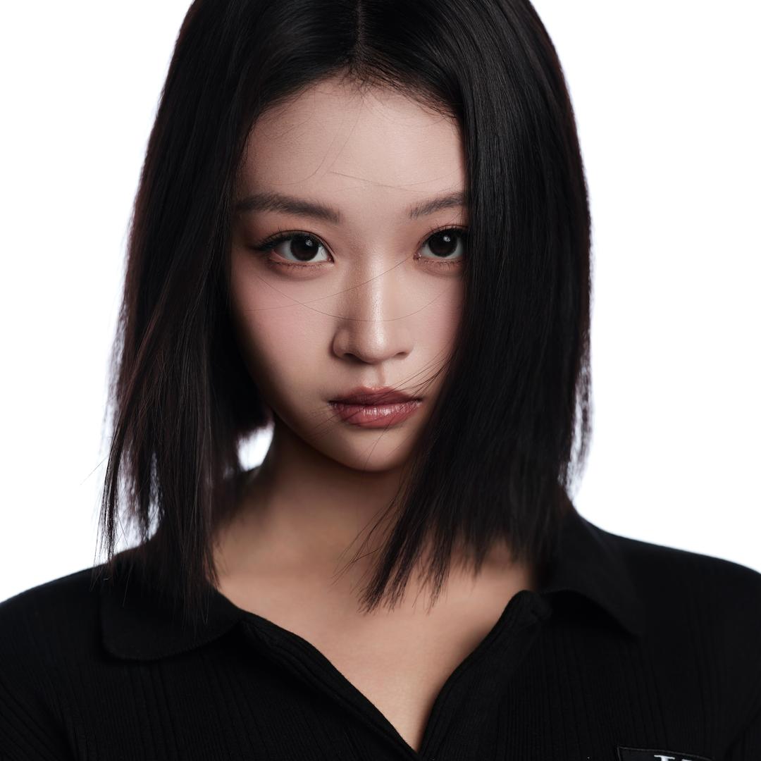 李依依